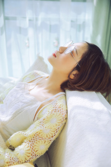 校服很透里面看得见怎么办
